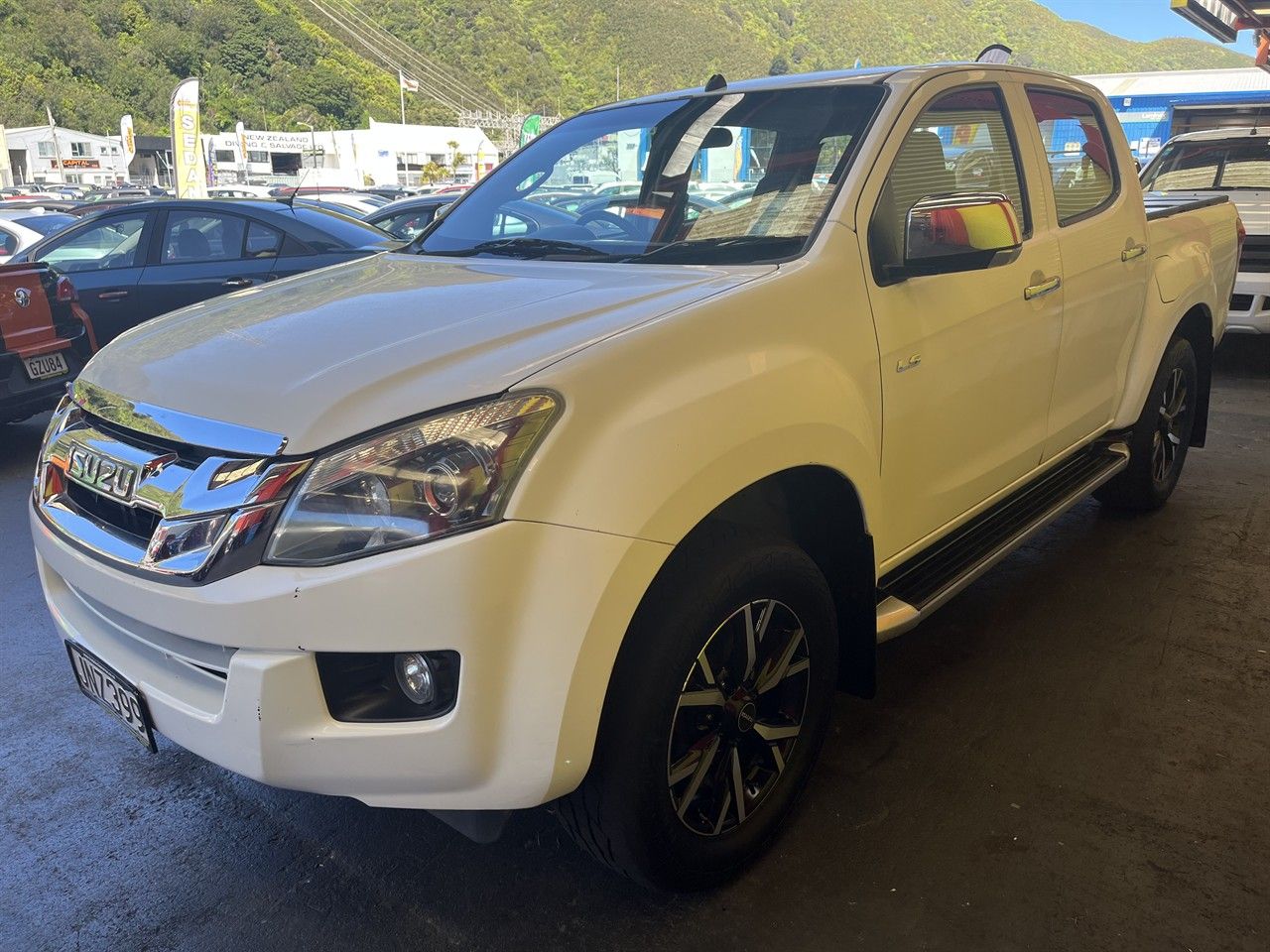 Vehicle image 3