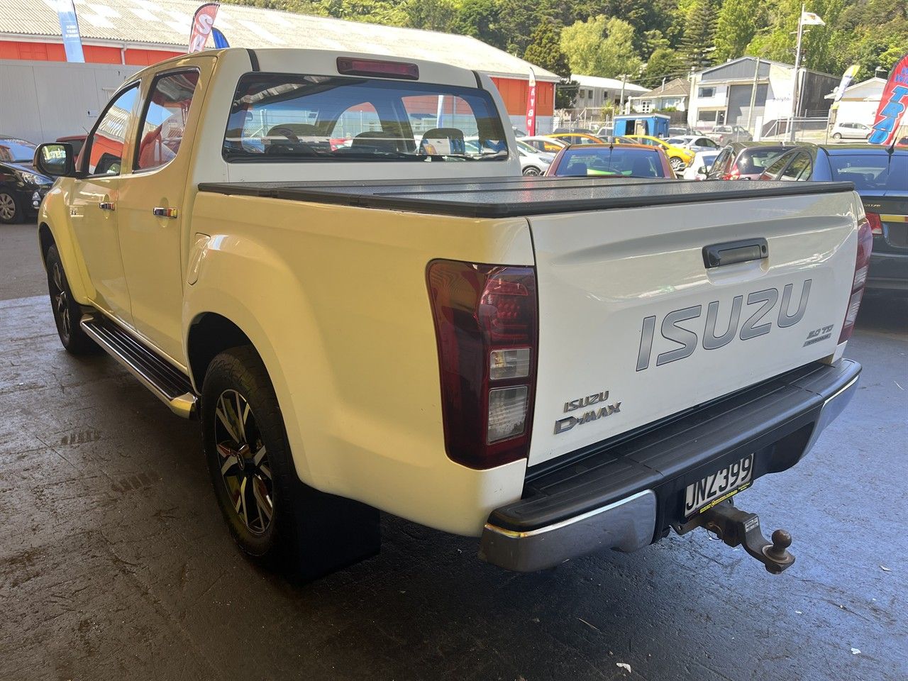 Vehicle image 4