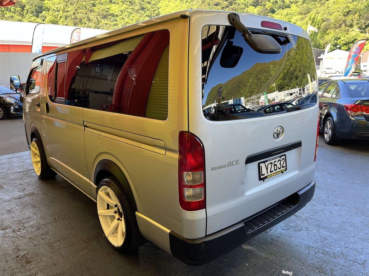Vehicle image 4