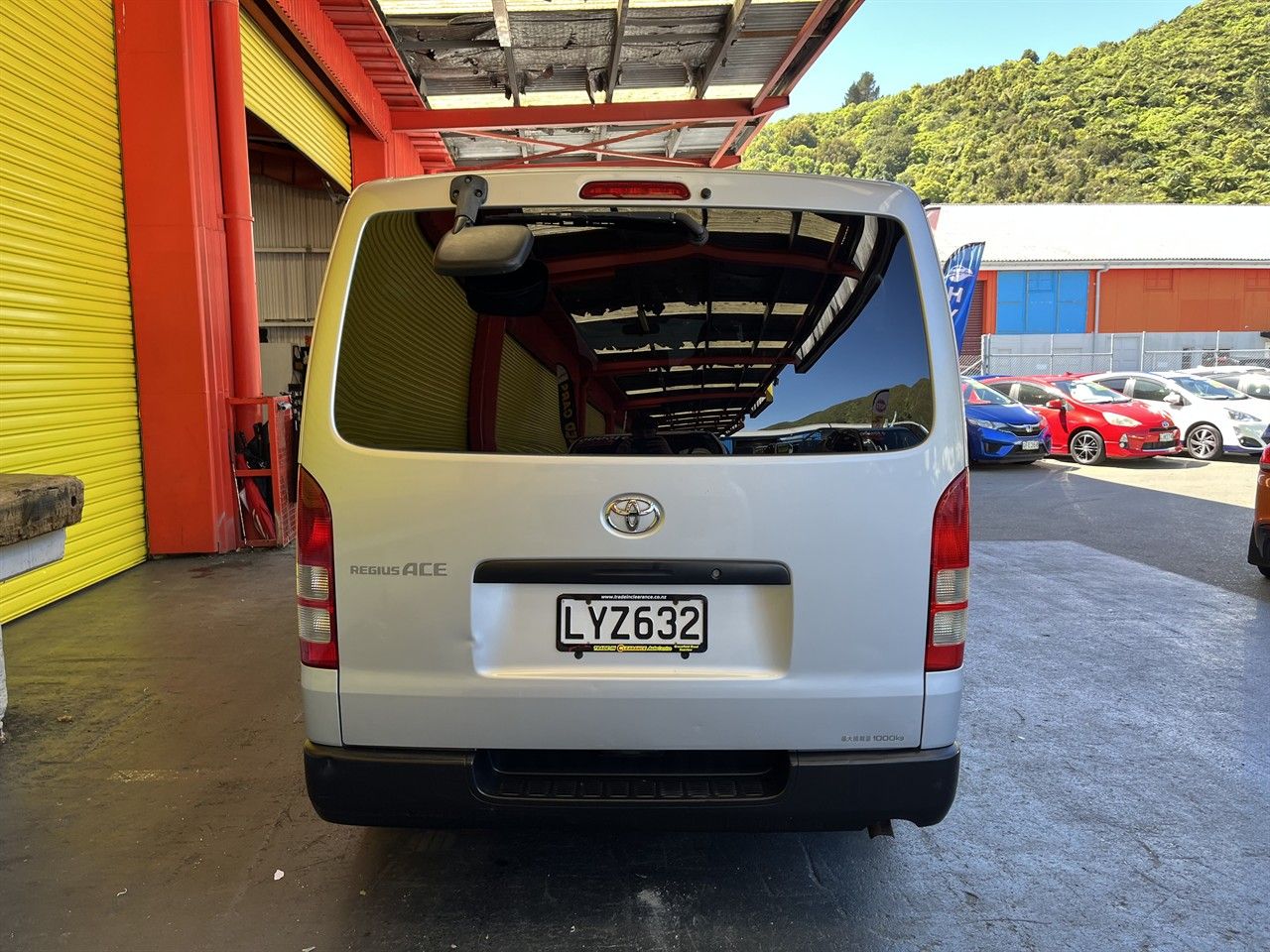 Vehicle image 5