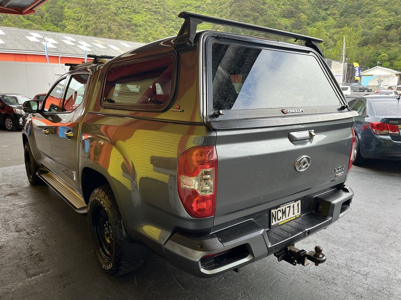 Vehicle image 4