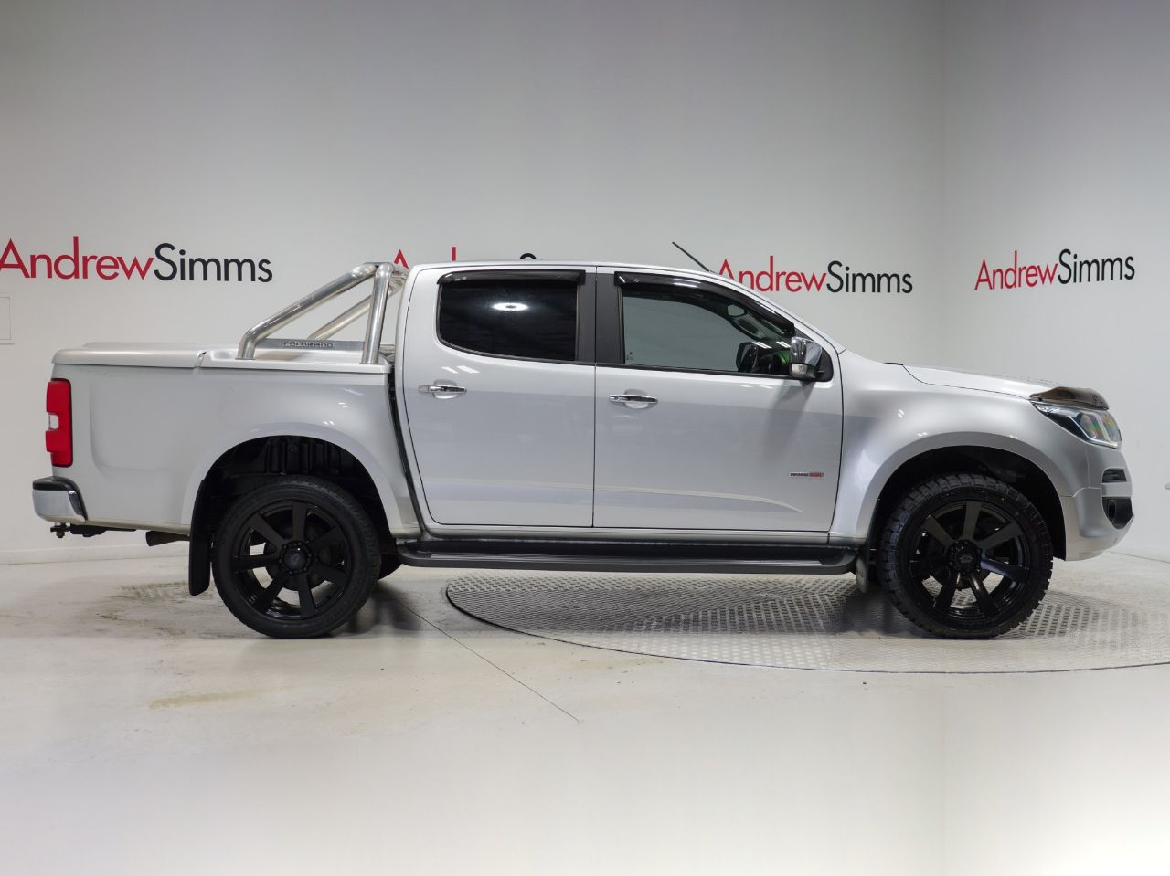 Vehicle image 3