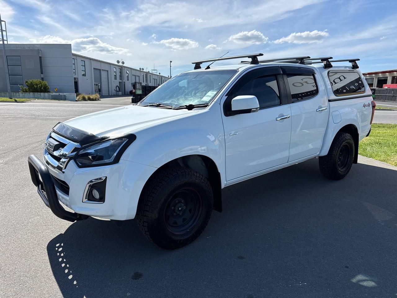 Vehicle image 4