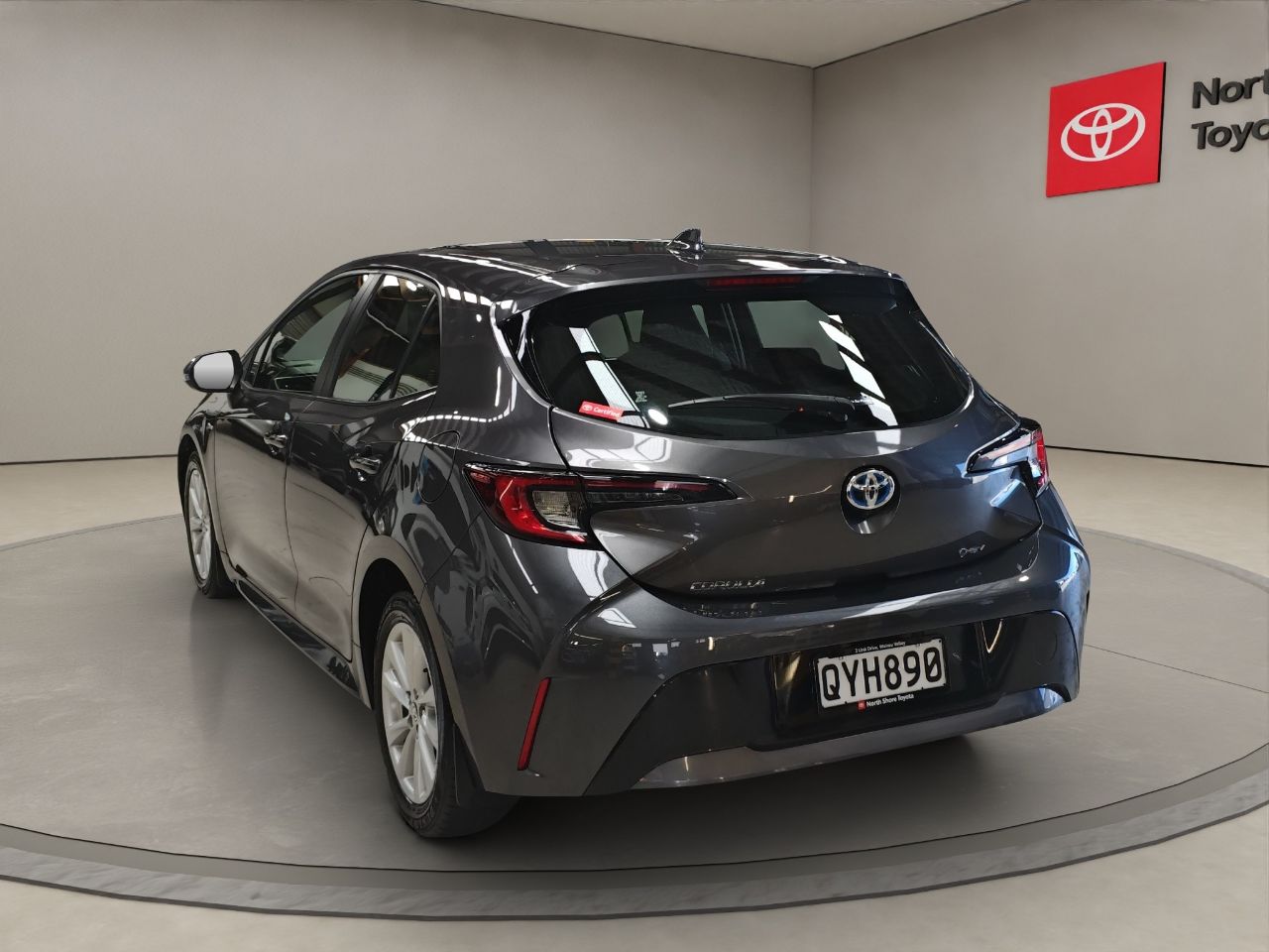 Vehicle image 5
