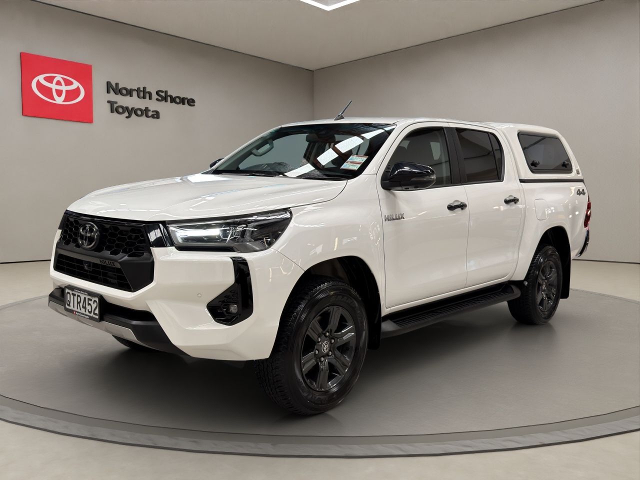 Vehicle image 3