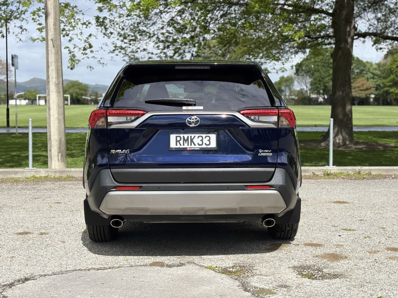 Vehicle image 5