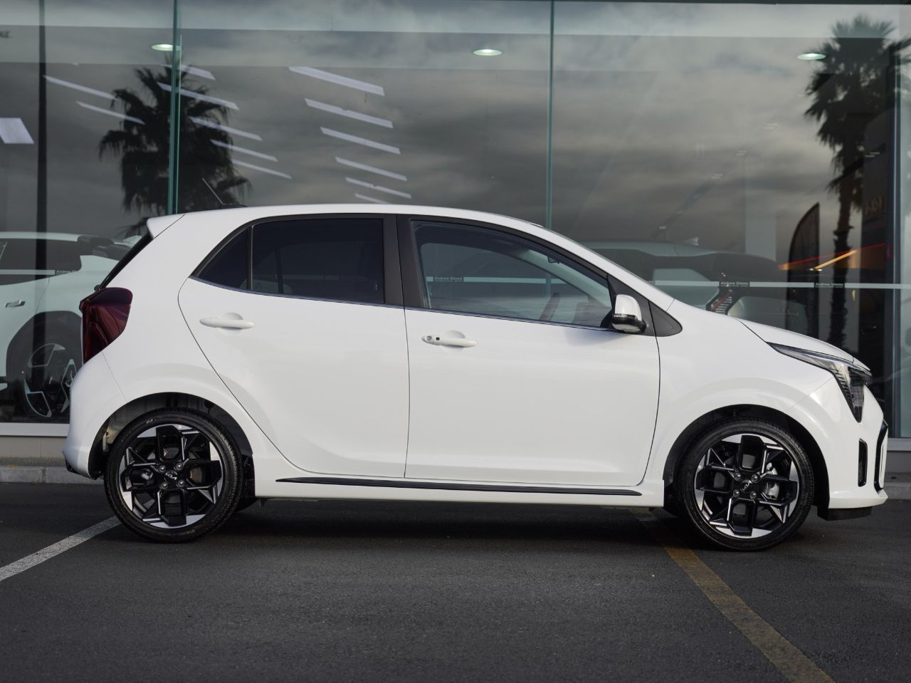Vehicle image 3