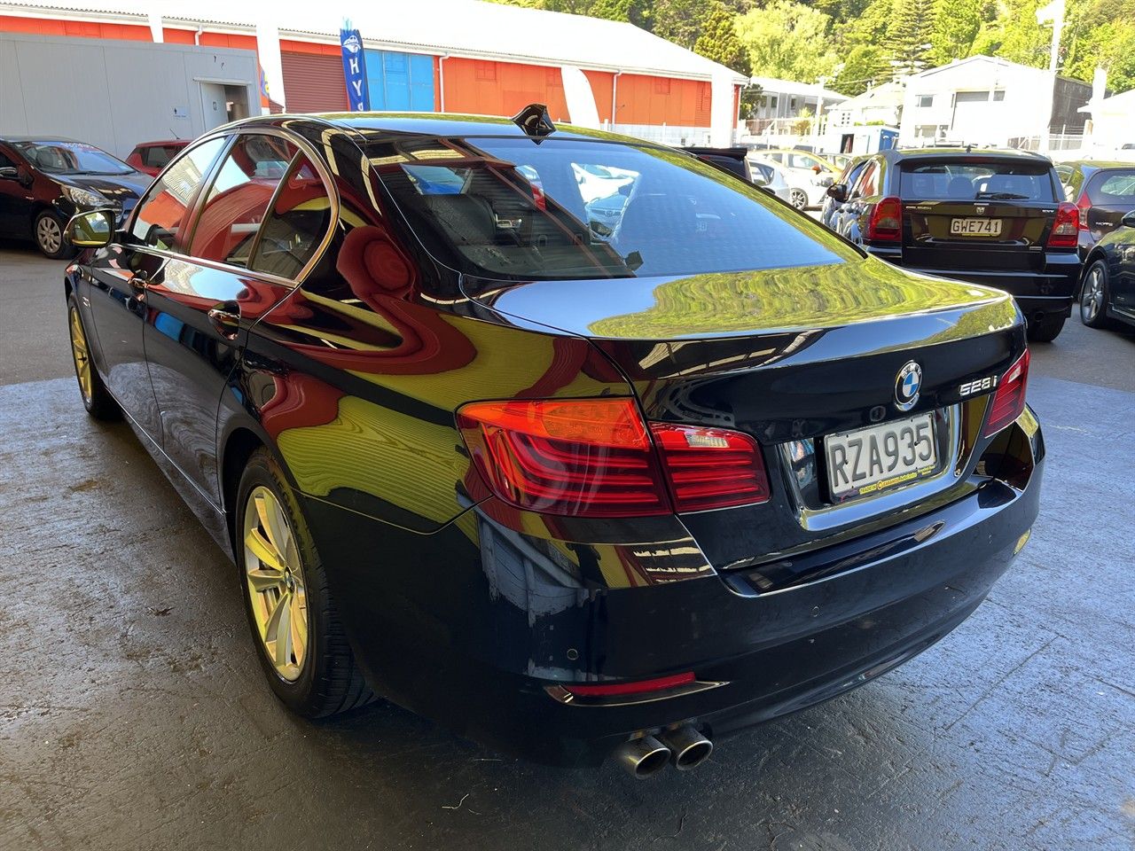Vehicle image 4