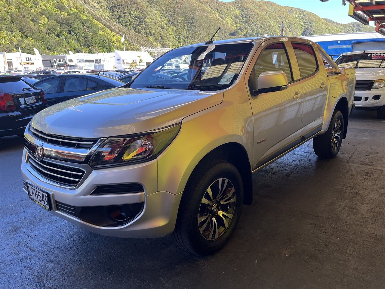 Vehicle image 3