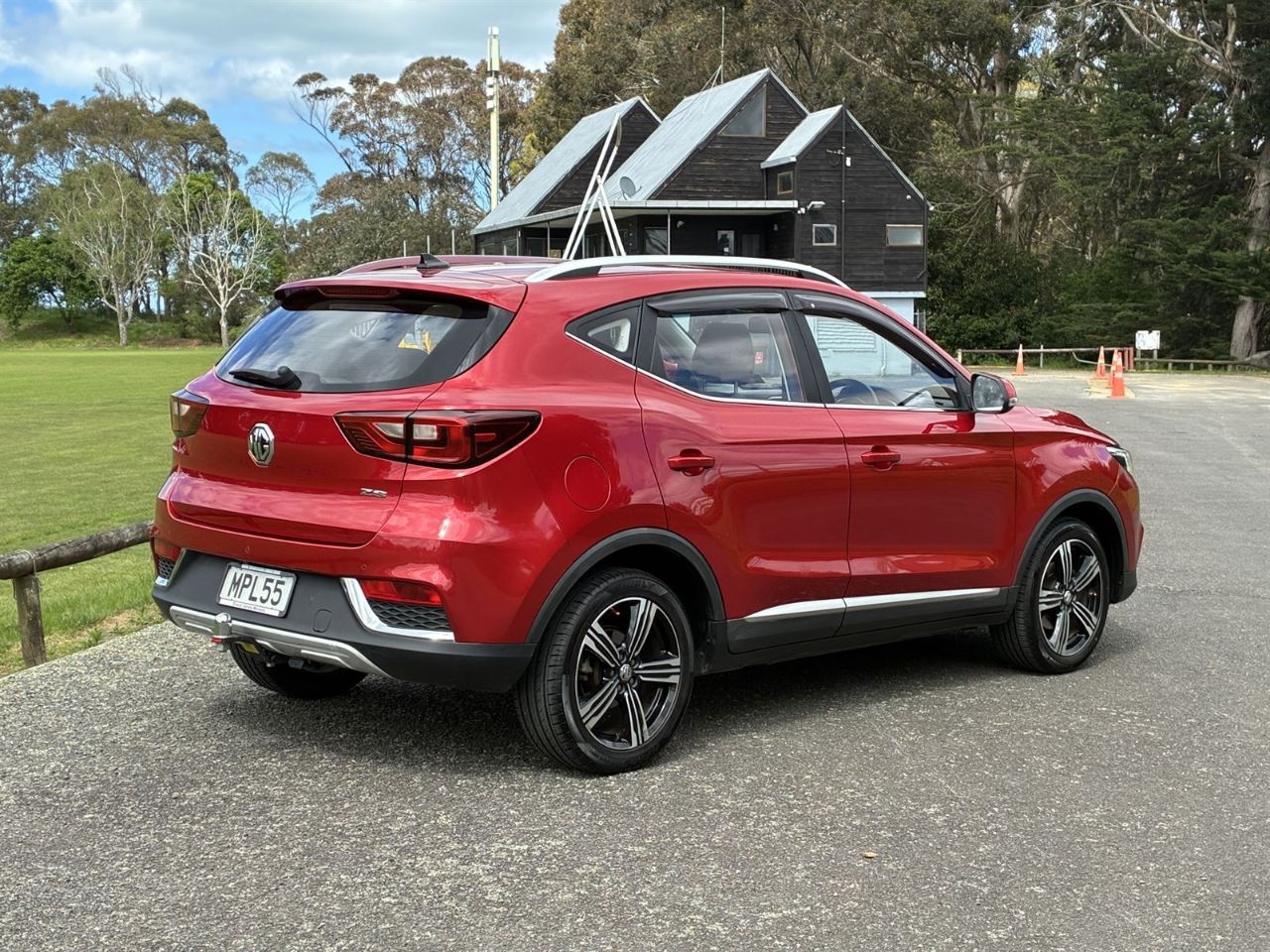 Vehicle image 4
