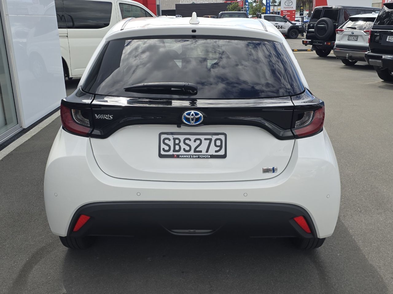 Vehicle image 4