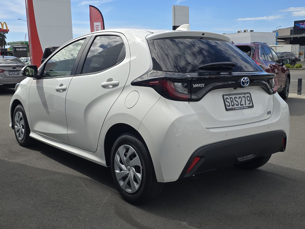 Vehicle image 5