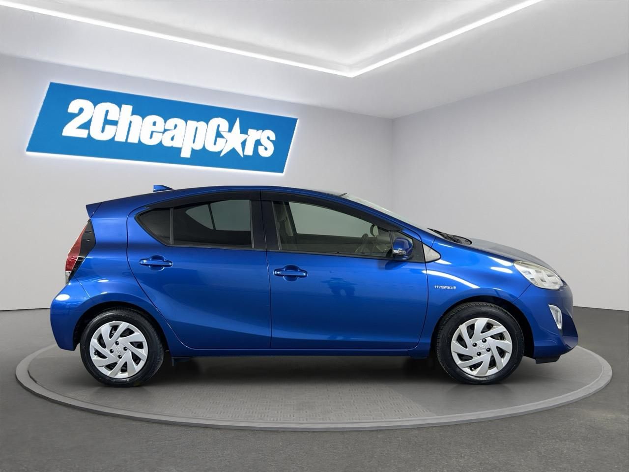Vehicle image 4