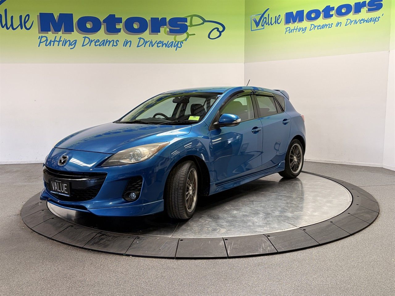 Vehicle image 3