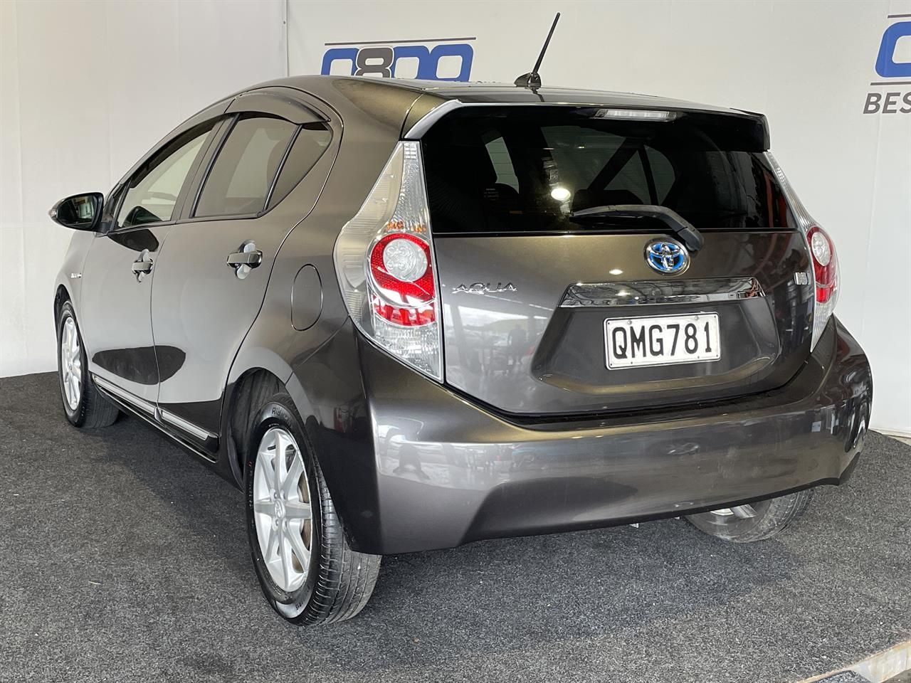 Vehicle image 4