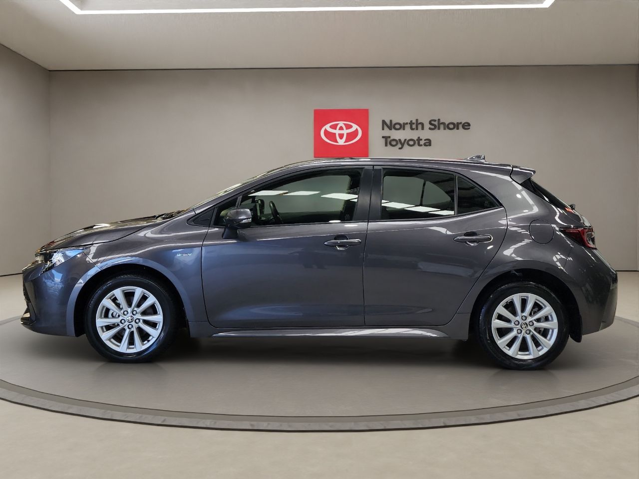 Vehicle image 4