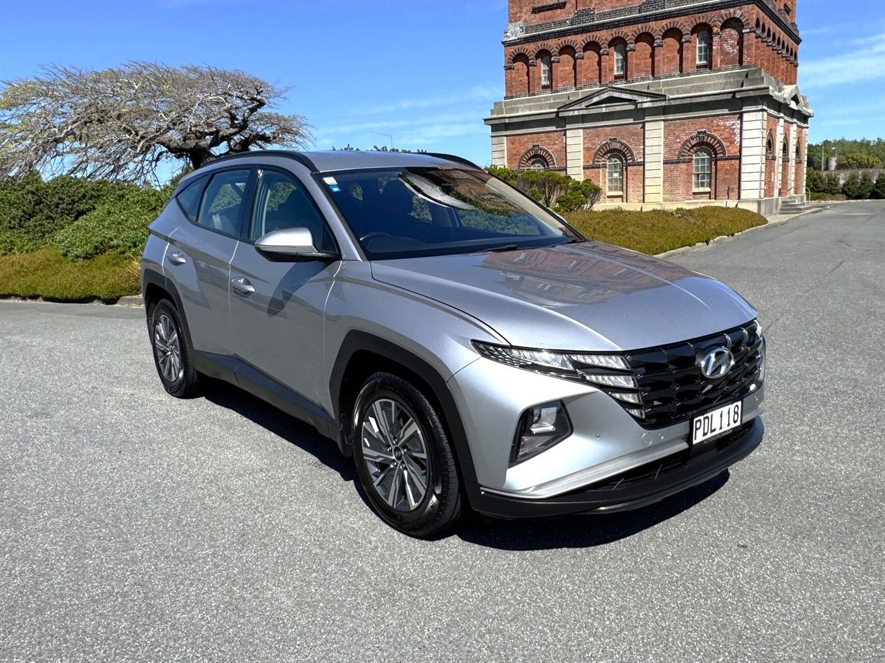 Vehicle image 4