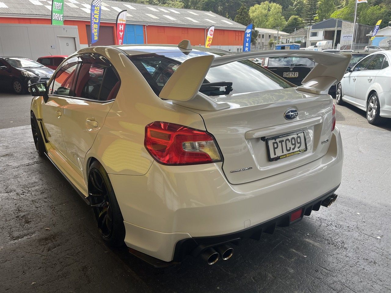 Vehicle image 4