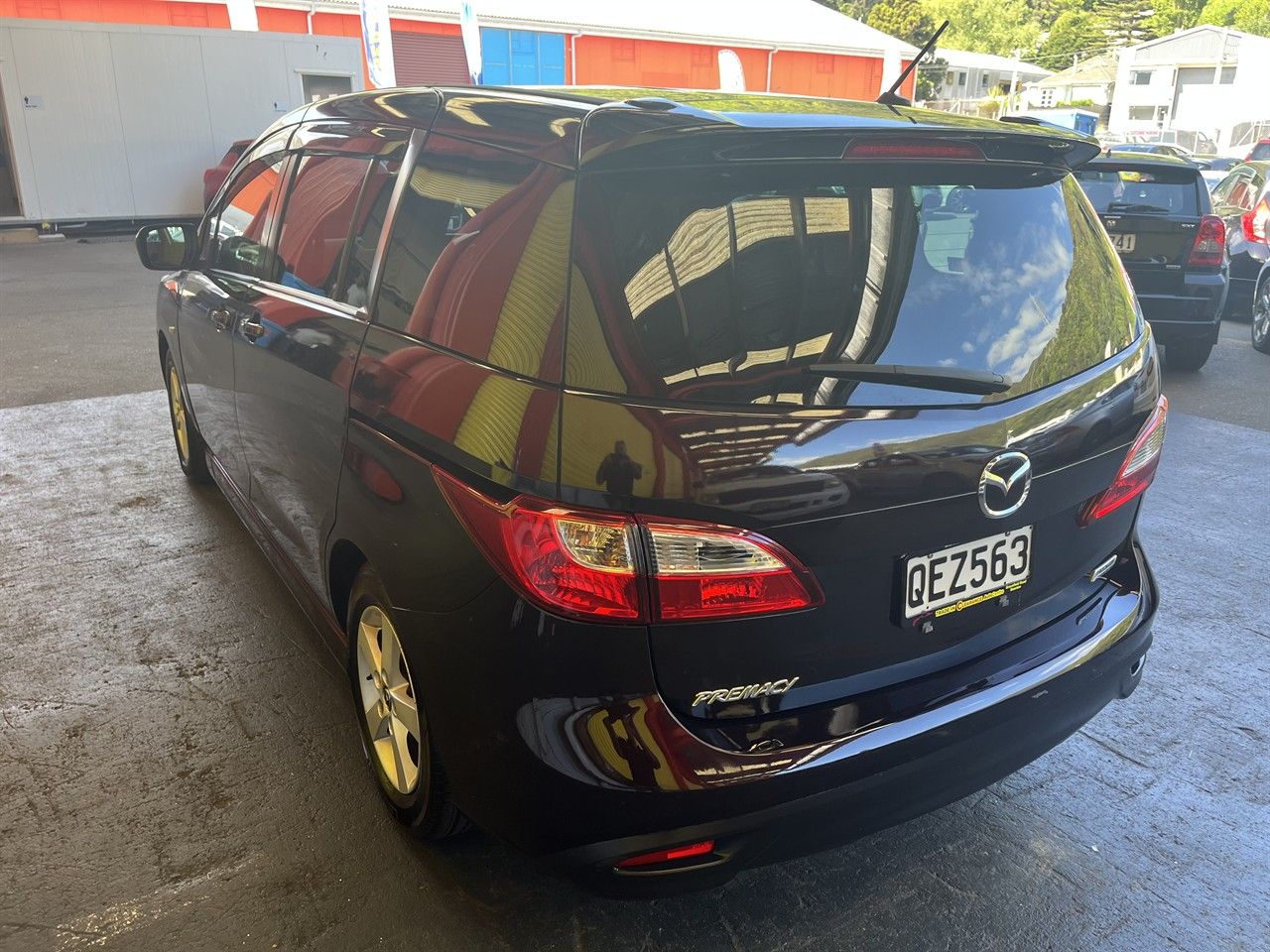 Vehicle image 4