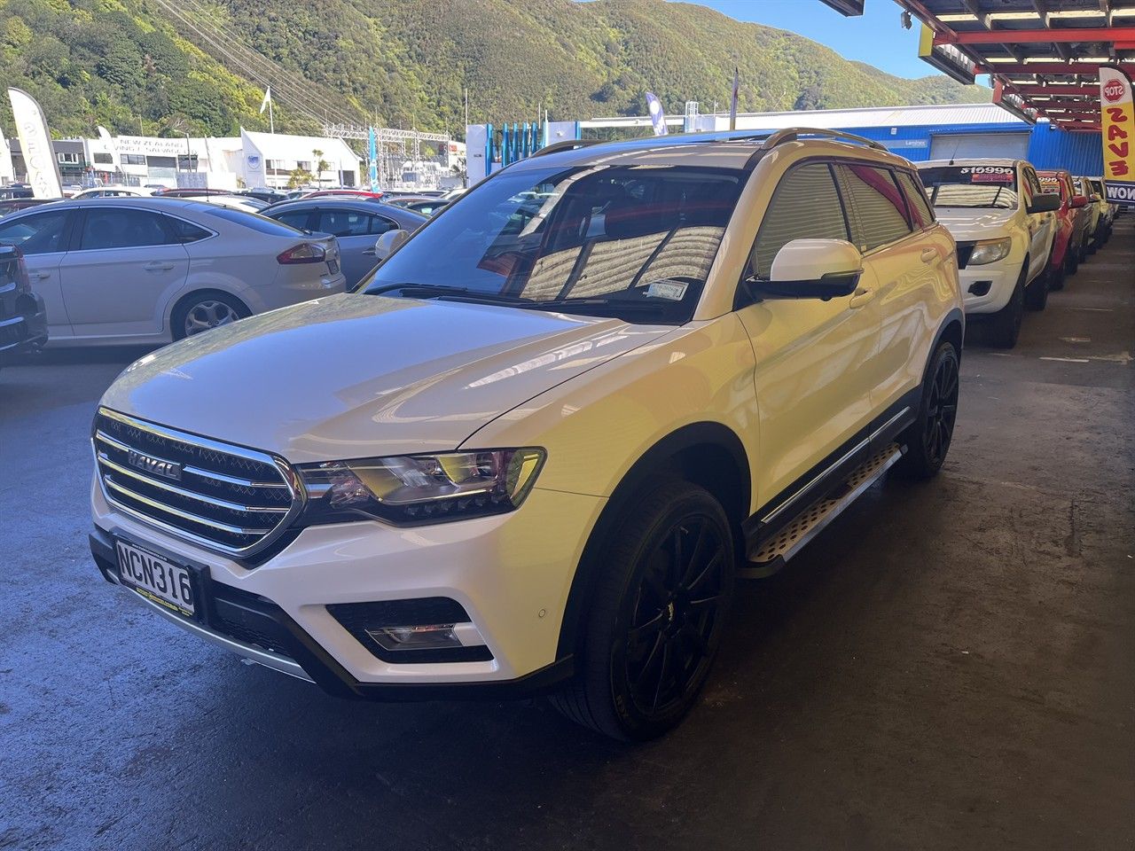 Vehicle image 3