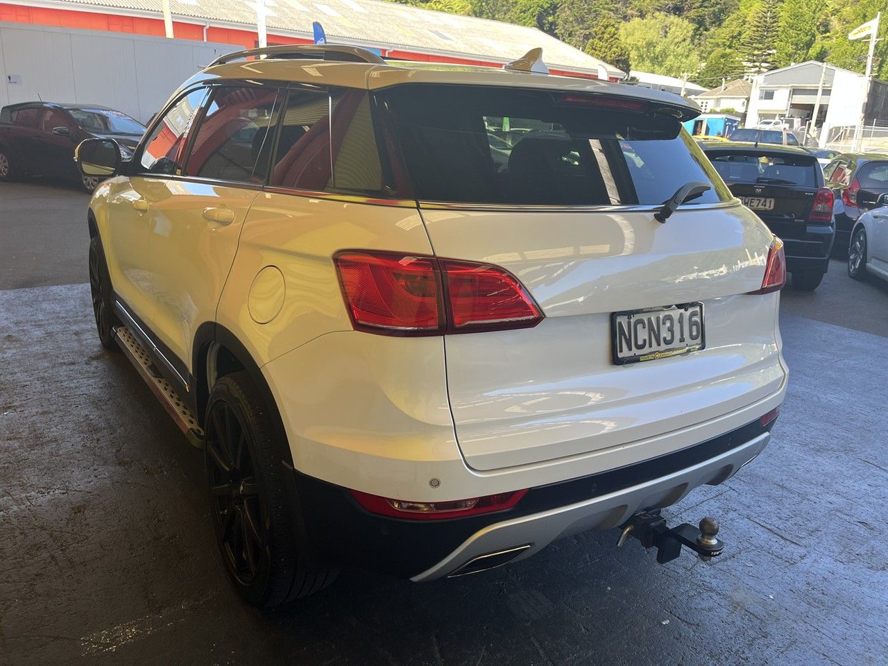 Vehicle image 4
