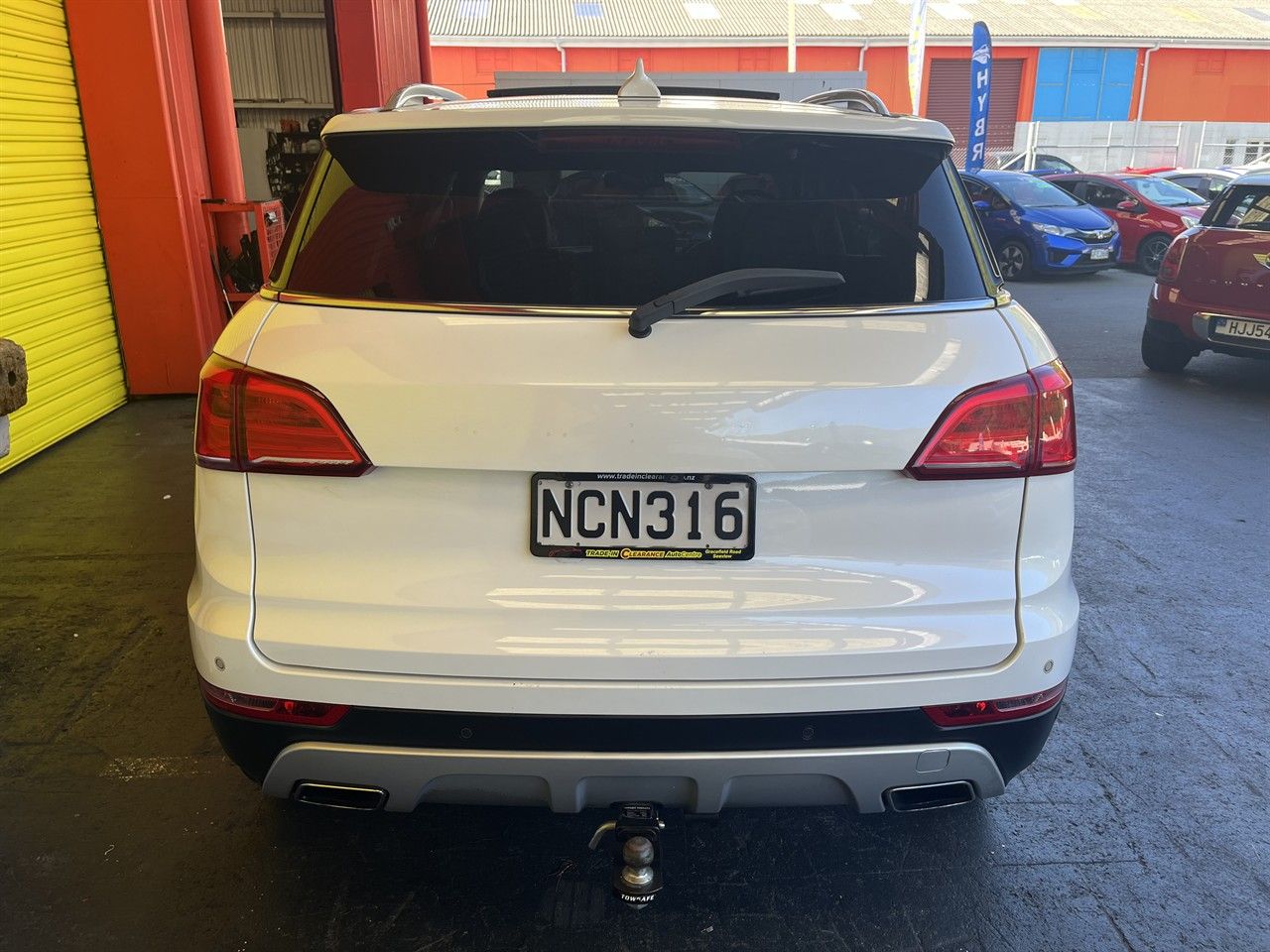Vehicle image 5