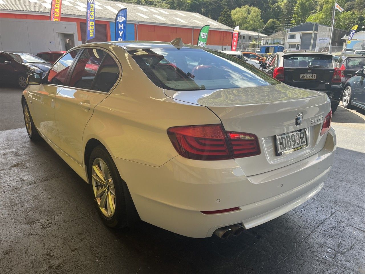 Vehicle image 4
