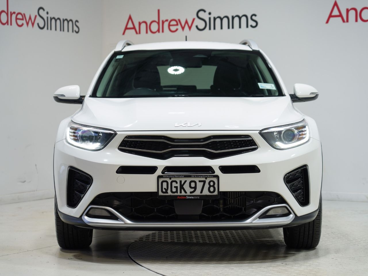 Vehicle image 4
