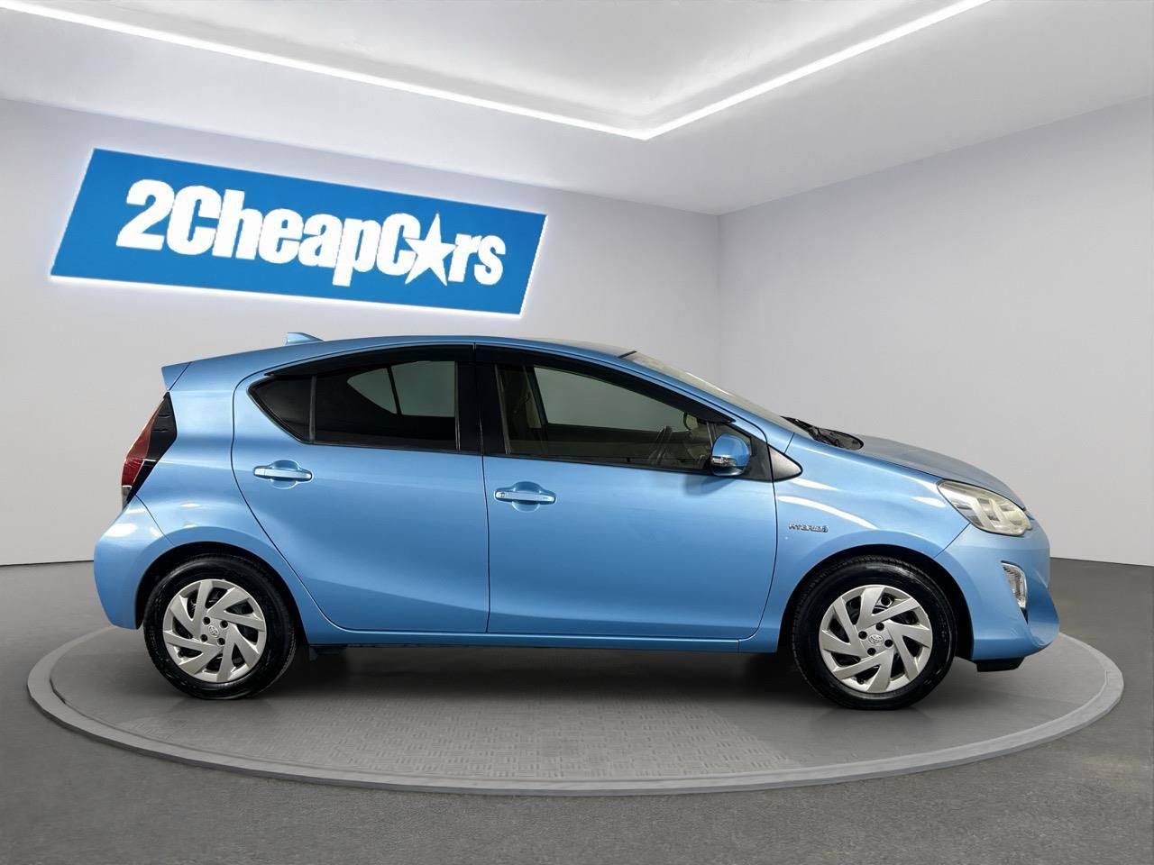 Vehicle image 4