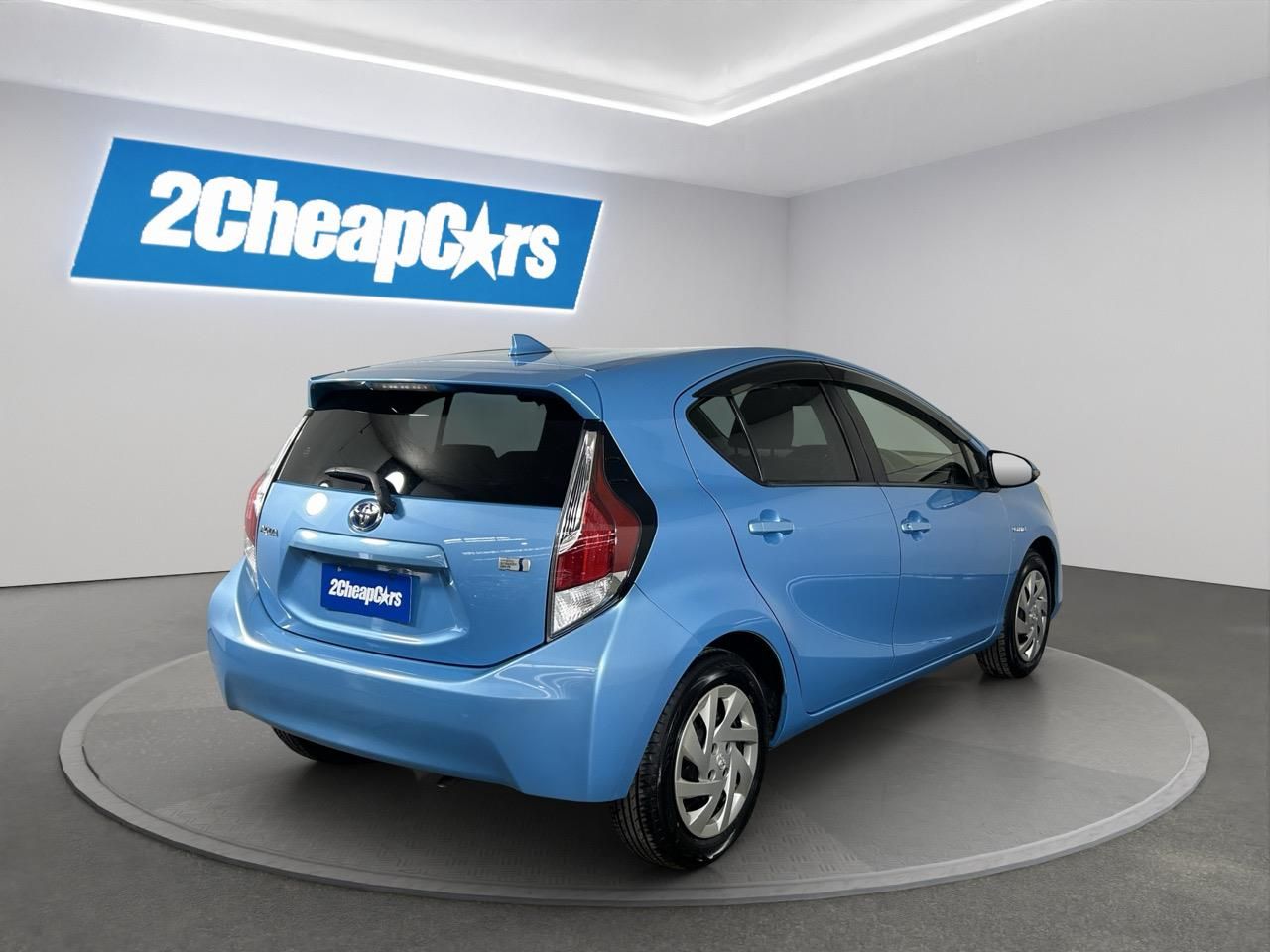 Vehicle image 5