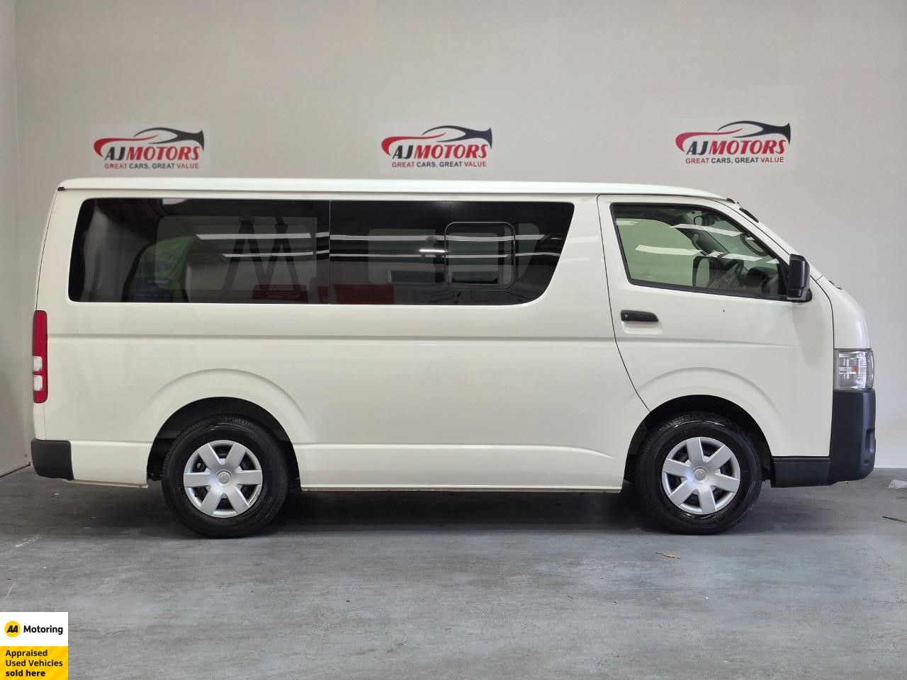 Vehicle image 3