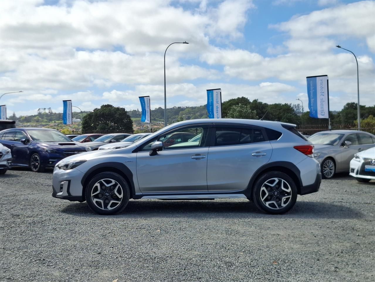 Vehicle image 4