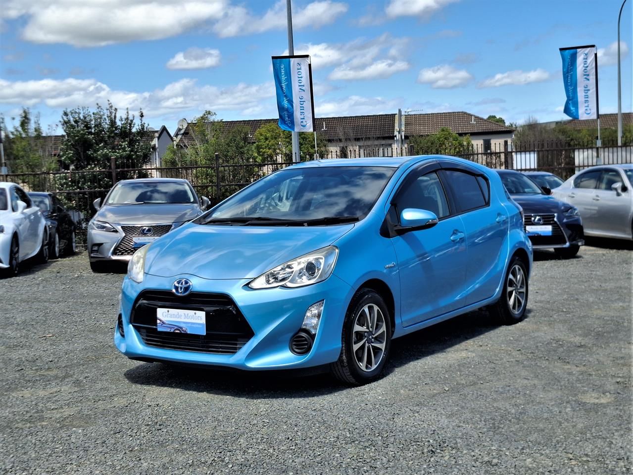 Vehicle image 3