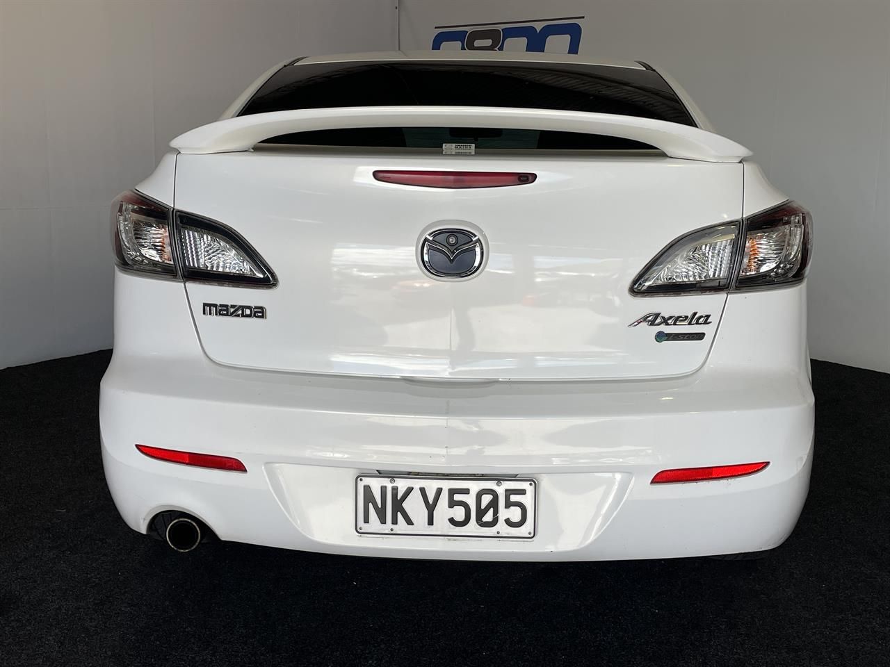 Vehicle image 5