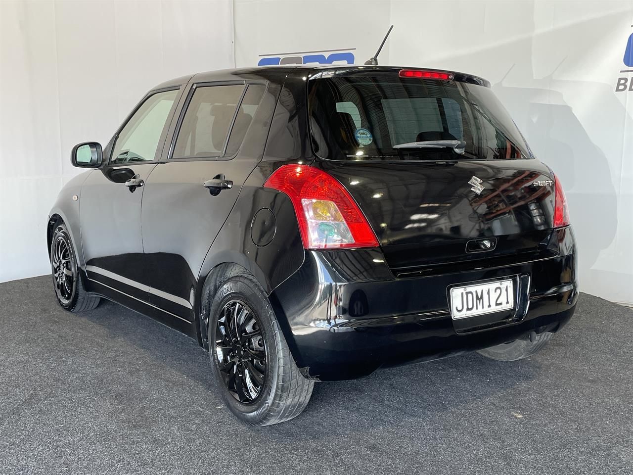 Vehicle image 4