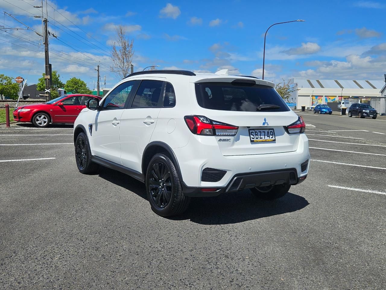Vehicle image 4