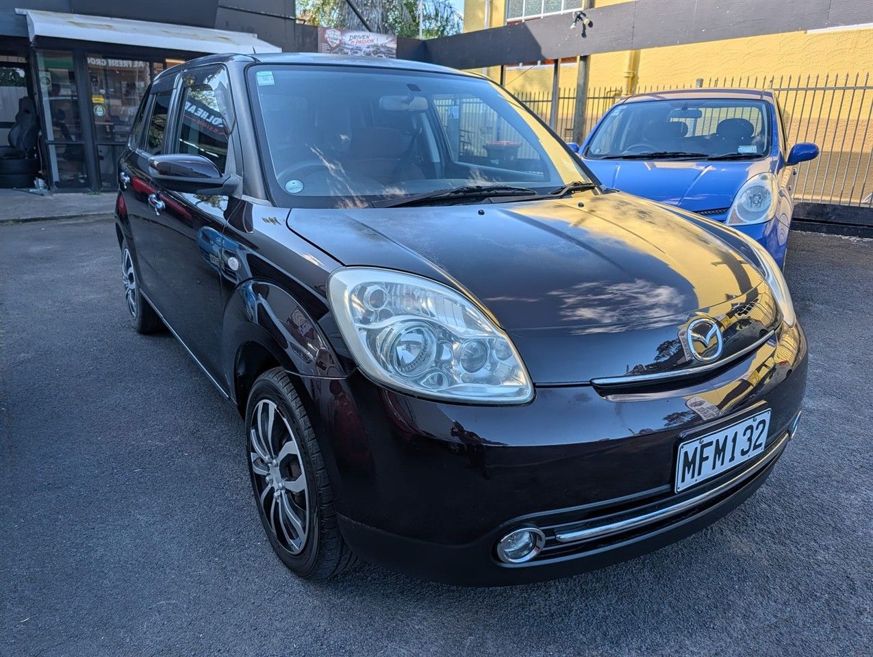 Vehicle image 3