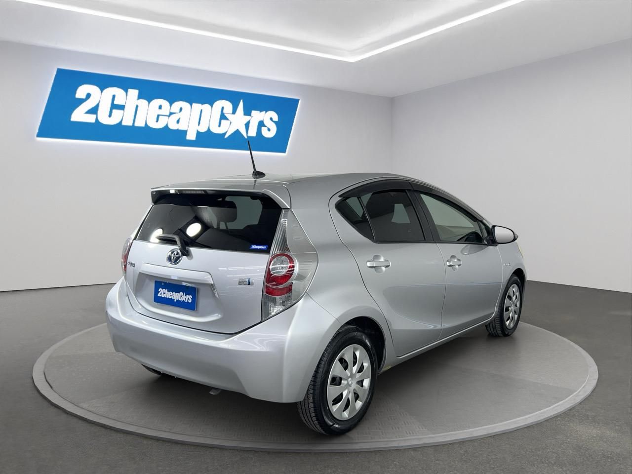 Vehicle image 5