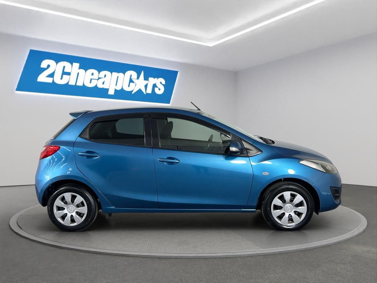 Vehicle image 4