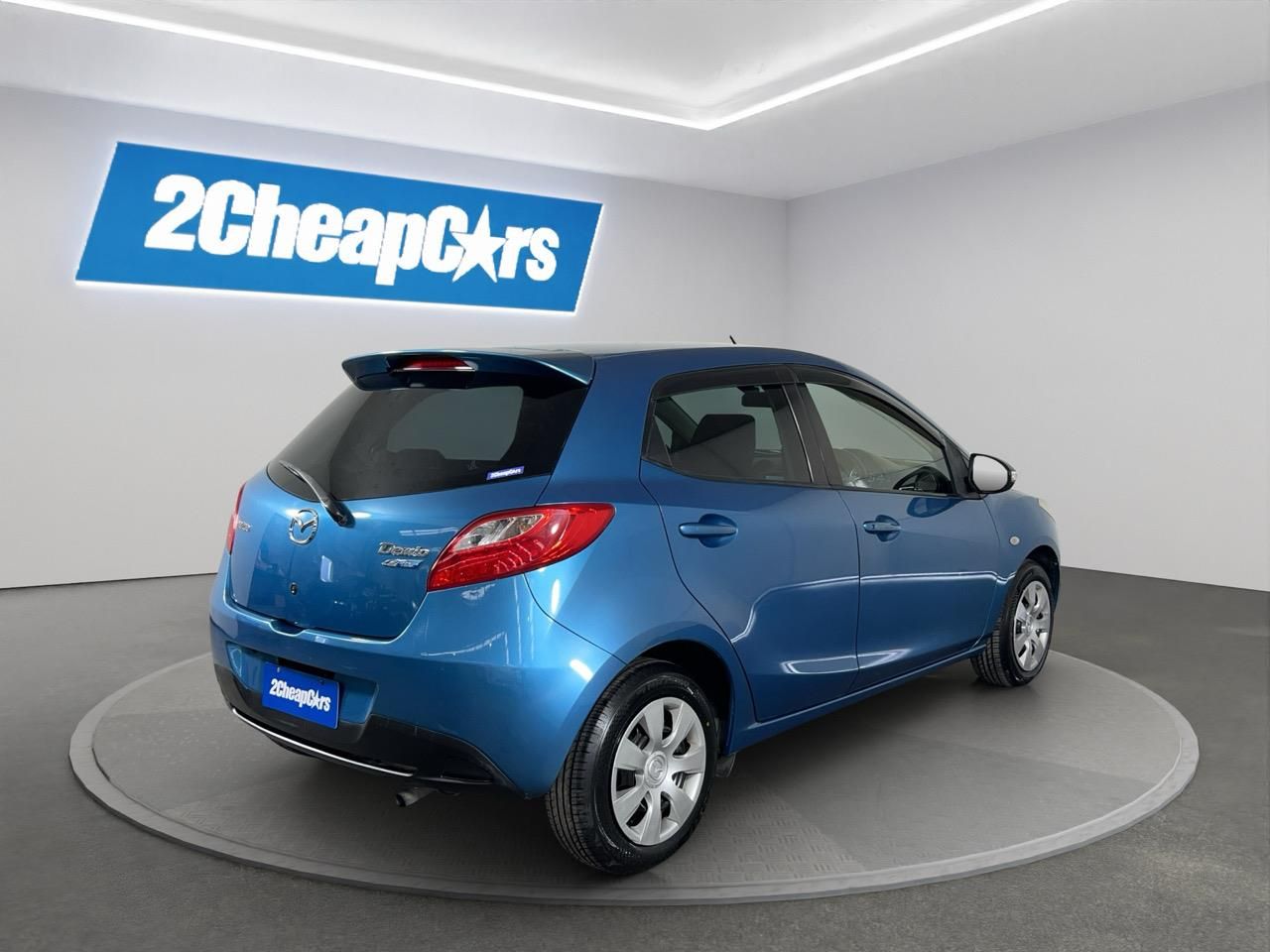 Vehicle image 5