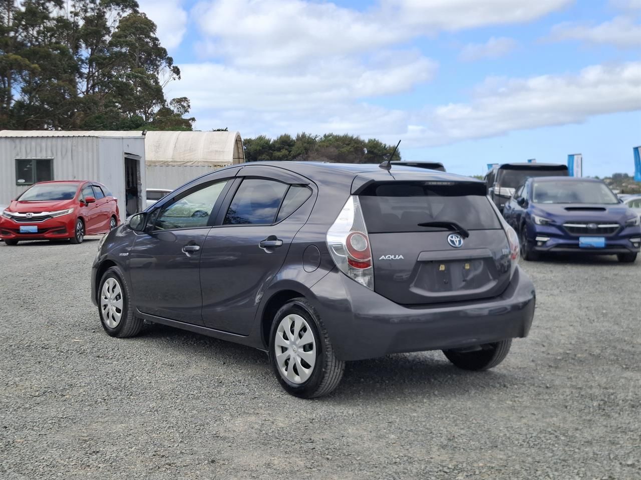 Vehicle image 5
