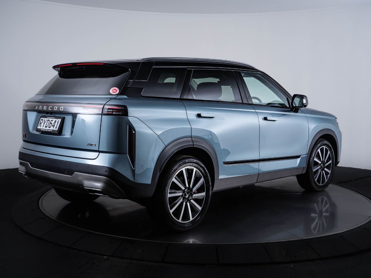 Vehicle image 3