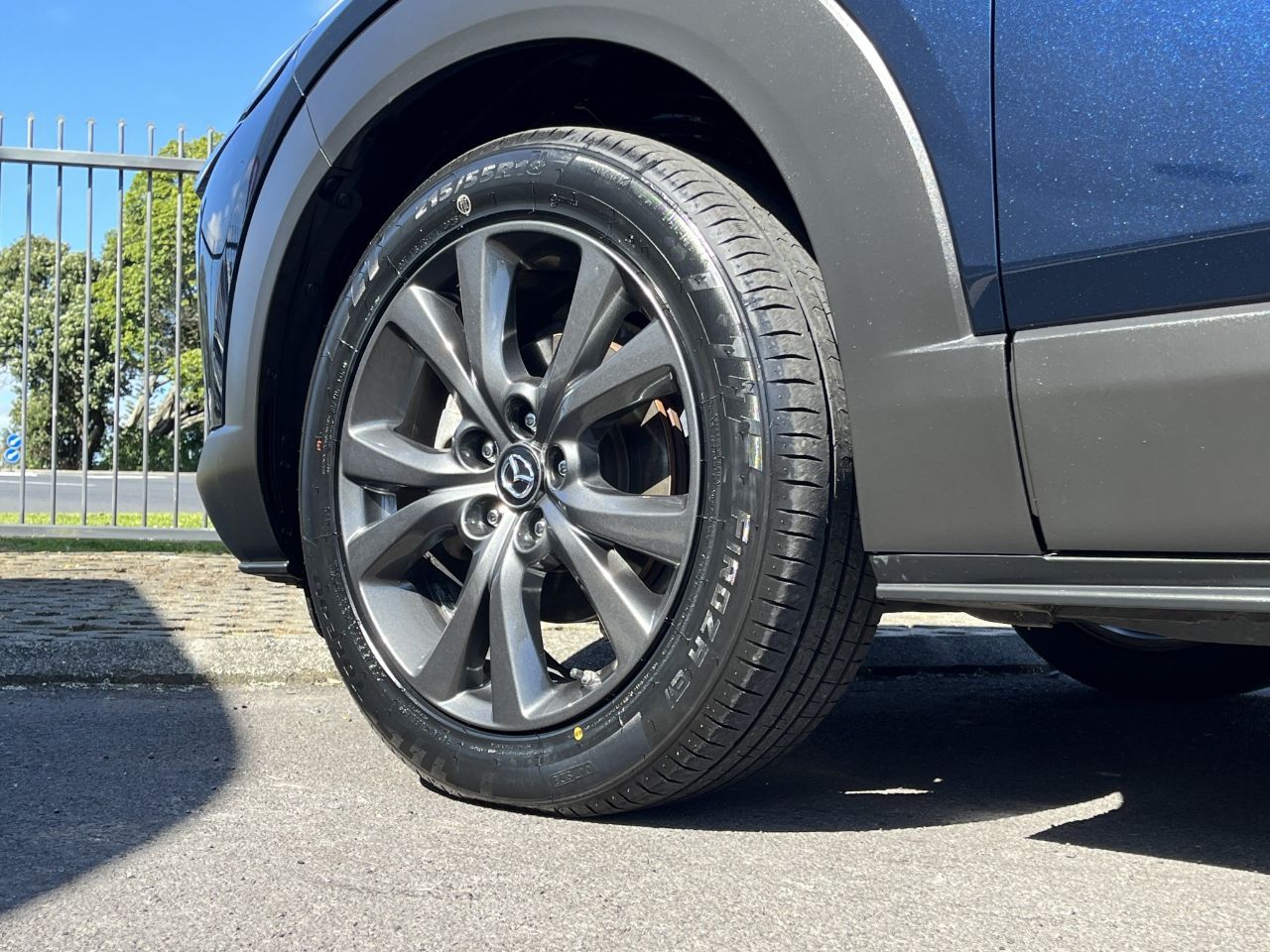 Vehicle image 5