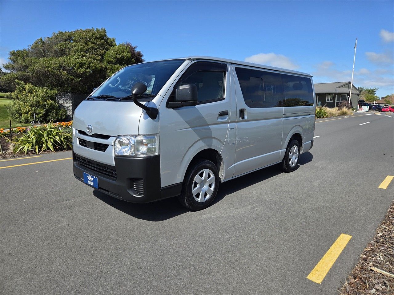 Vehicle image 3
