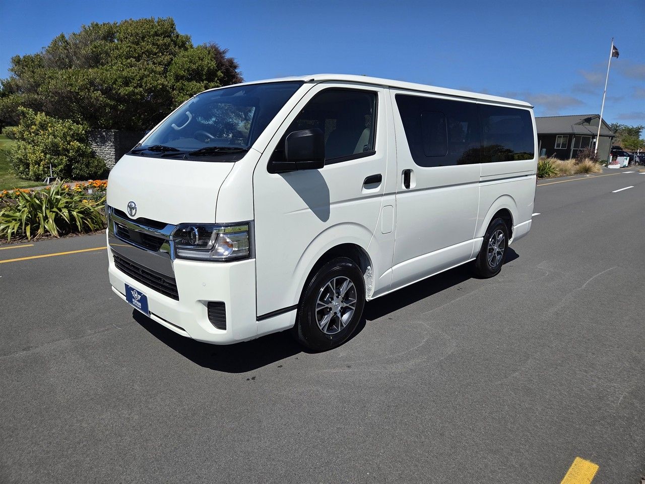 Vehicle image 3