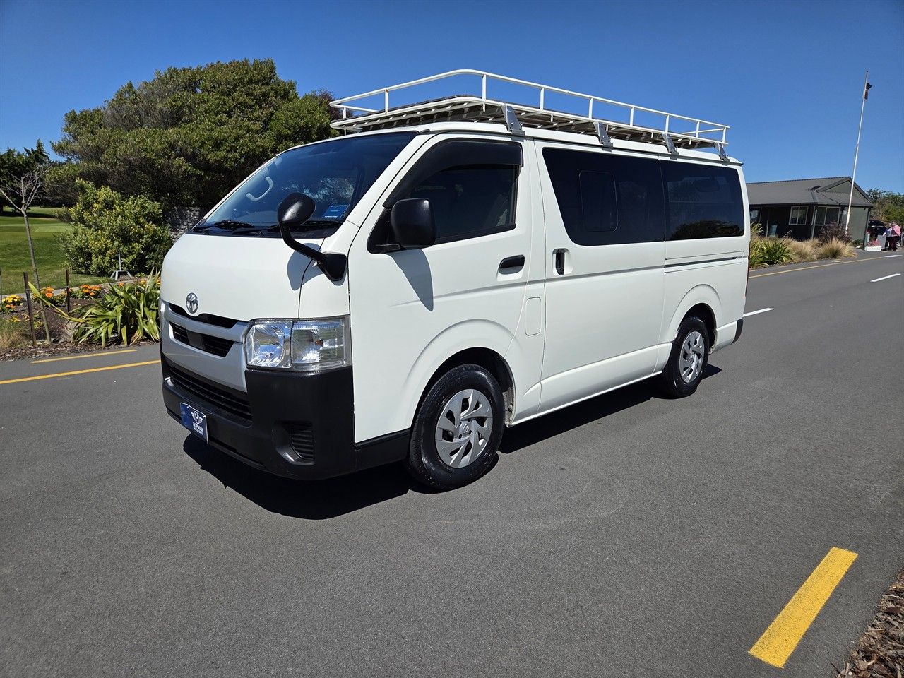 Vehicle image 3