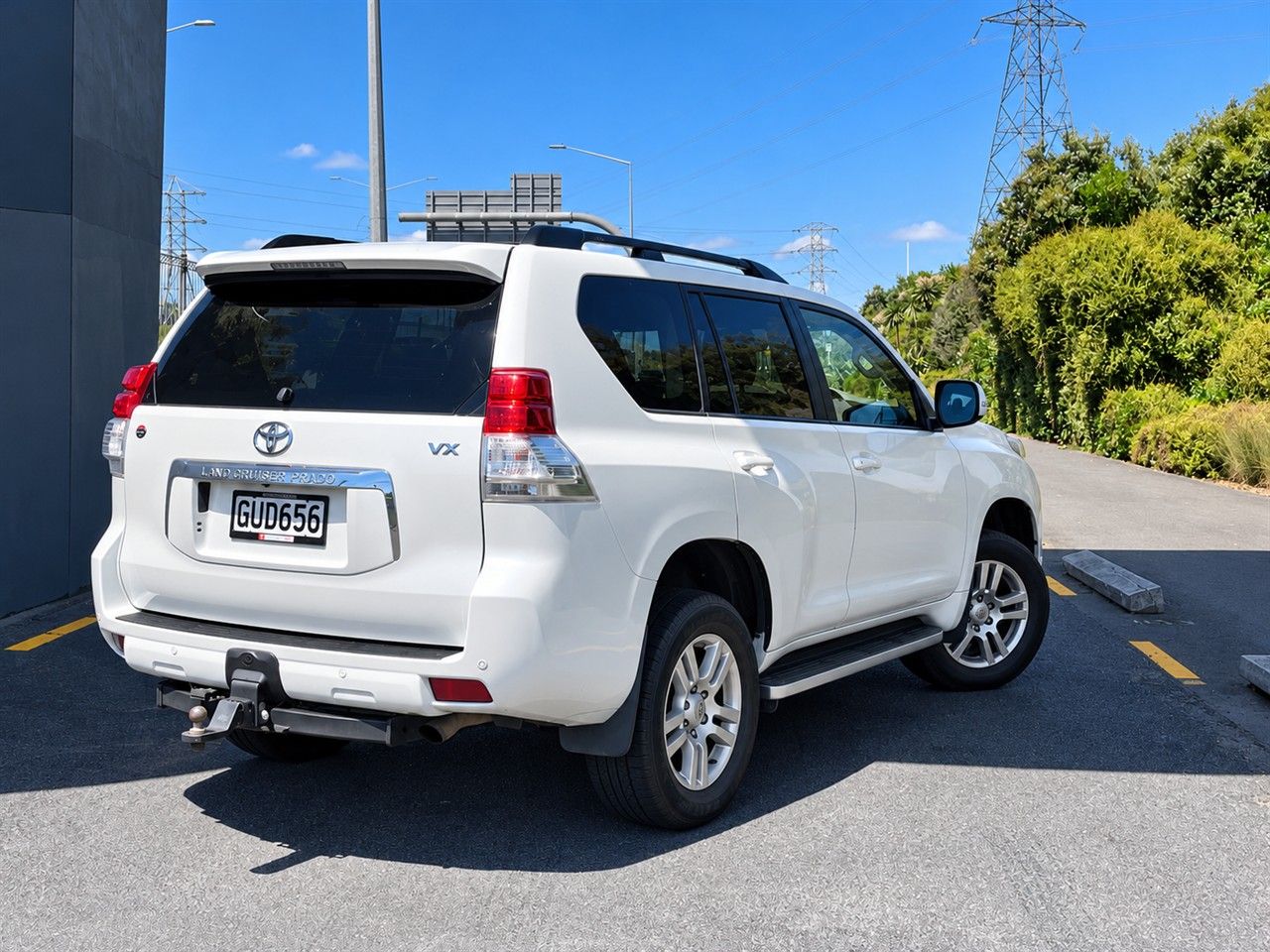 Vehicle image 4