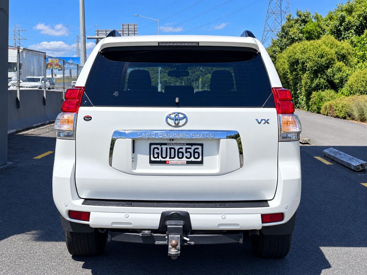 Vehicle image 5