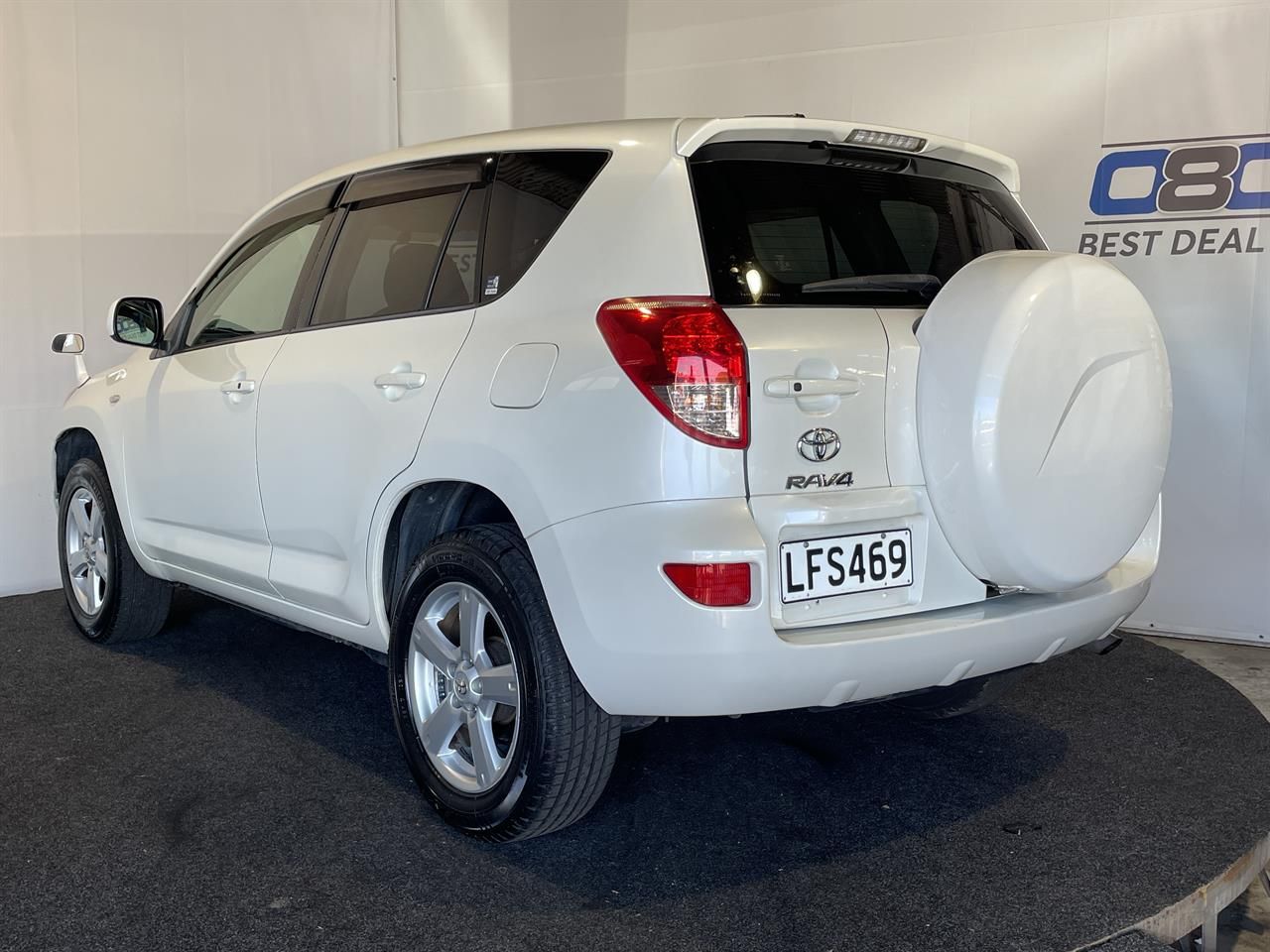 Vehicle image 4