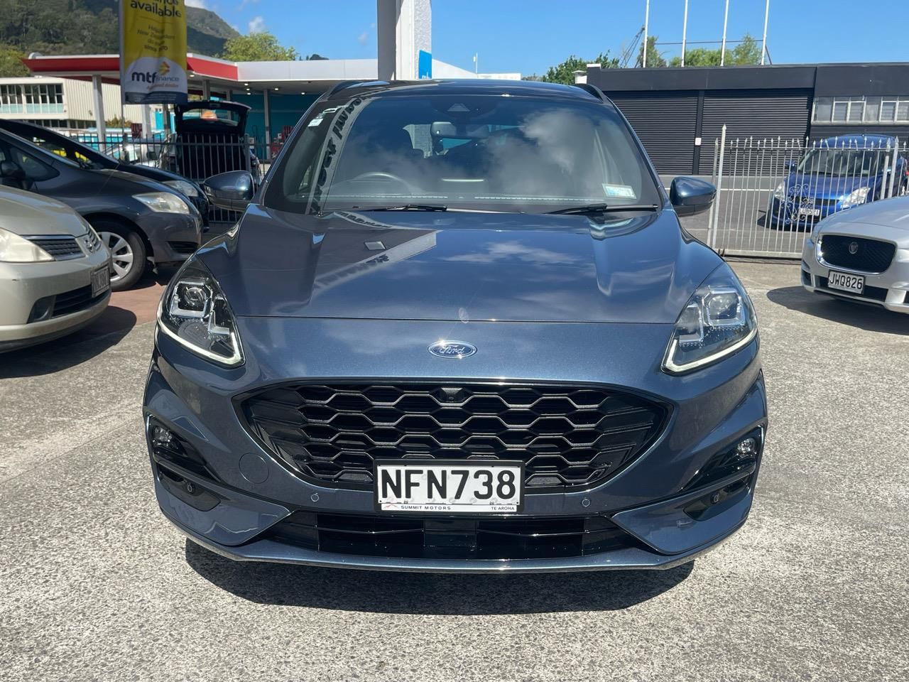 Vehicle image 5